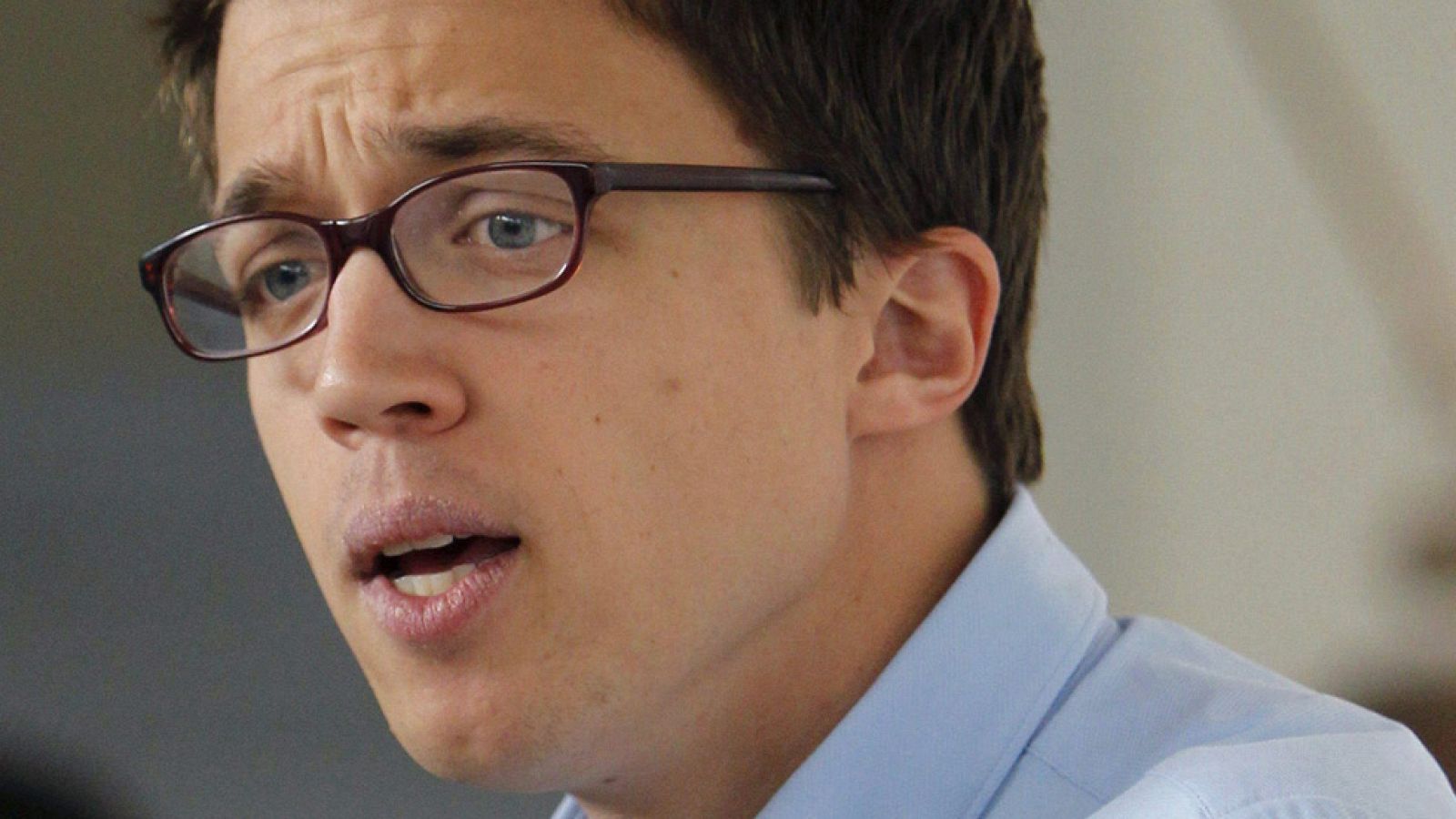 La Universidad de Málaga suspende cautelarmente de empleo y sueldo a Íñigo Errejón | Ver