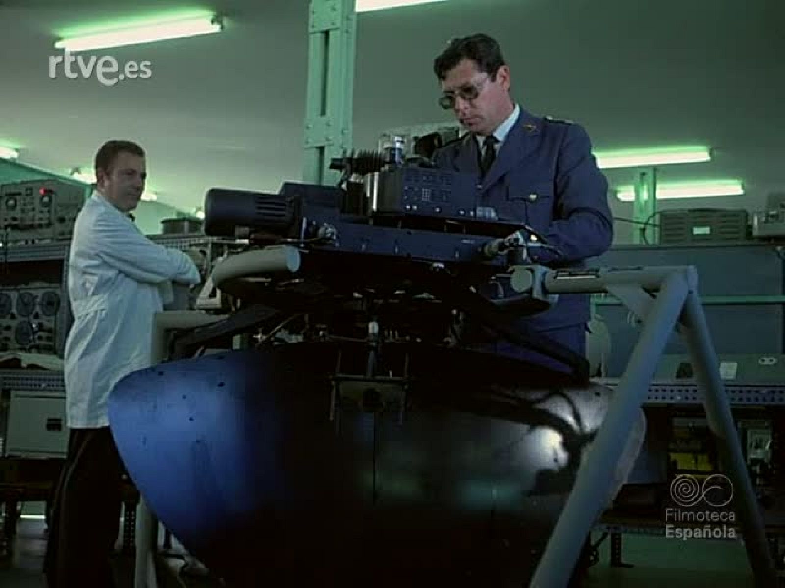 ALA 22. AVION DE PATRULLA MARITIMA - Documentales Color | Ver