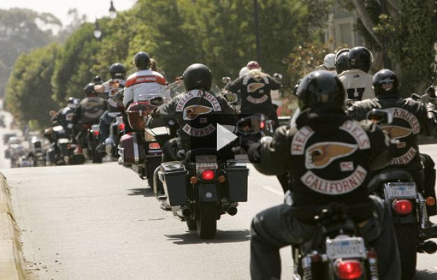  - Un funeral con mucho ruido