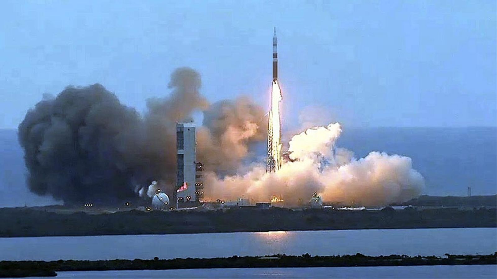 Lanzamiento de la cápsula Orion de la NASA