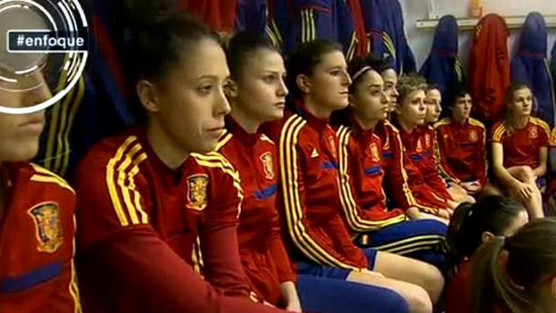 Por primera vez en su historia la selección absoluta se ha clasificado para el Mundial y además, la capitana, Vero Boquete, ha sido elegida por la FIFA como una de las 10 mejores jugadoras del mundo .