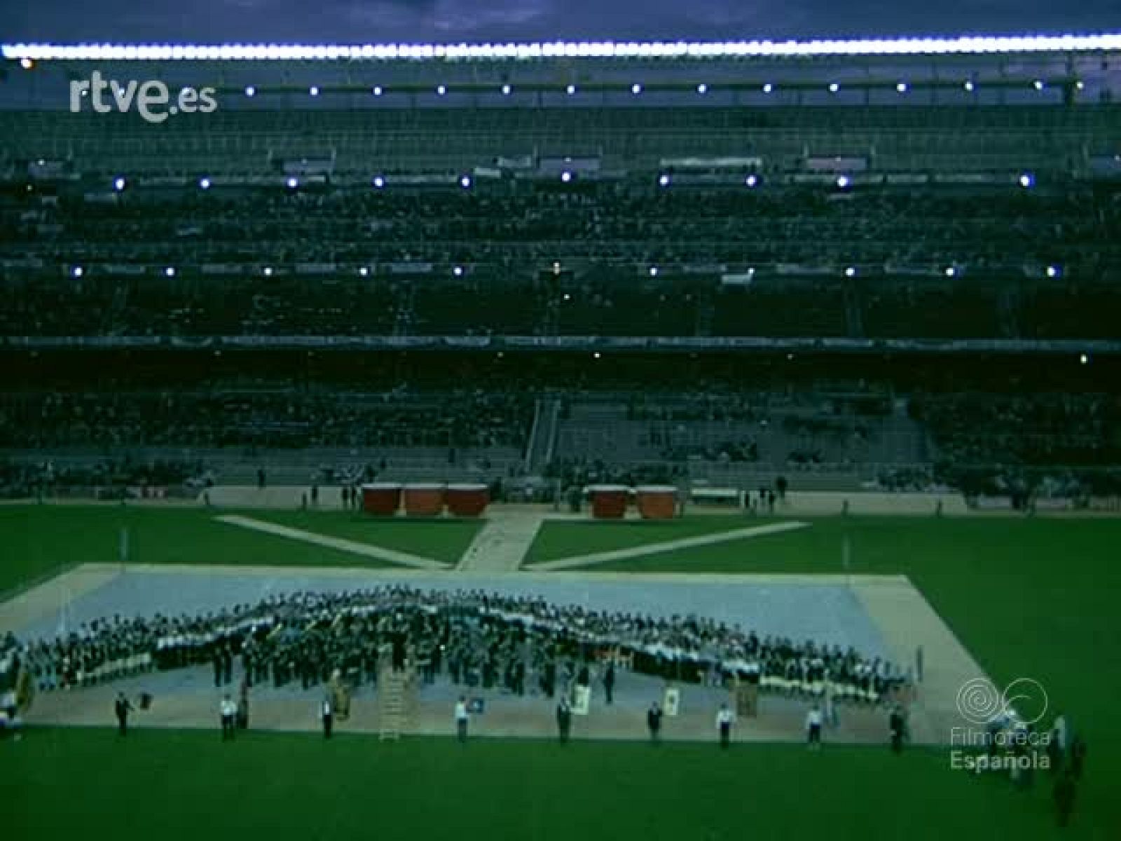 LA XIV DEMOSTRACION SINDICAL - Documentales Color | Ver