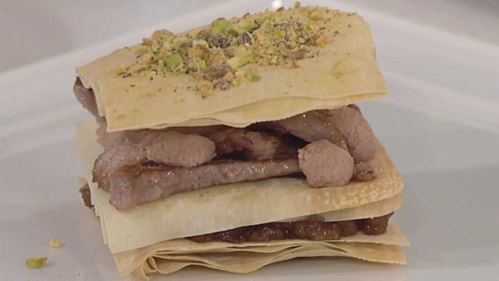 Cocina con Sergio - Milhoja crujiente con crema de manzana - Ver ahora