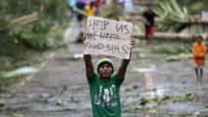 Telediario 1 - Grandes daños en Filipinas tras el paso del tifón Hagupit