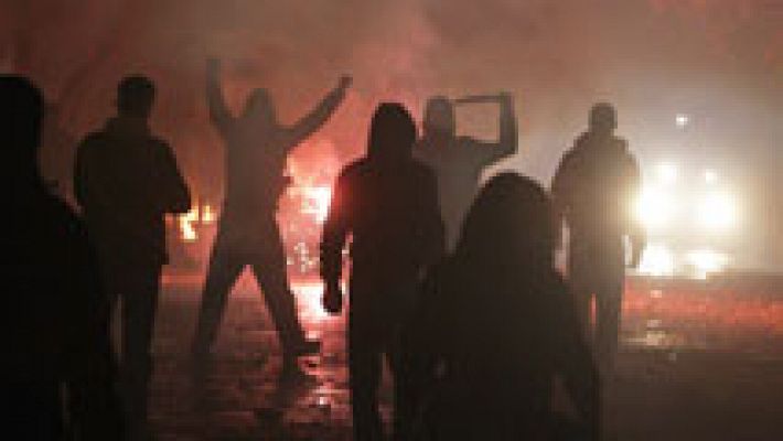 Noche de enfrentamientos en Atenas