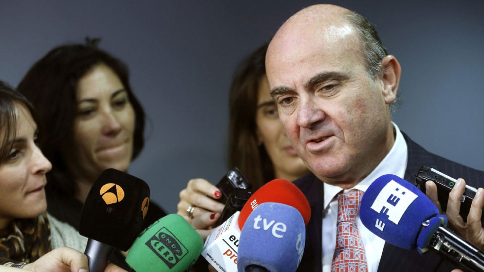 Guindos: España presenta proyectos para lograr 60.000 millones del 'plan Juncker'