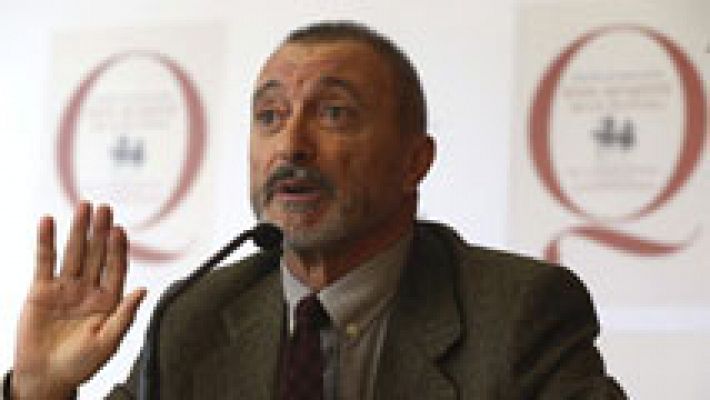 La Real Academia presenta el Quijote adaptado por uno de sus académicos, Arturo Pérez-Reverte