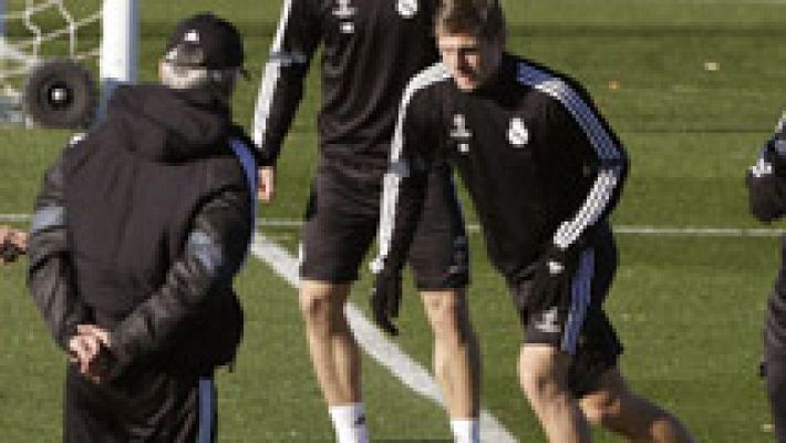 Telediario 1 - El Madrid dosifica su centro del campo