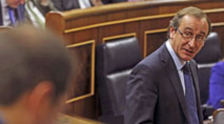 Alonso se estrena como ministro de Sanidad y tiende la mano a la oposición para llegar a acuerdos