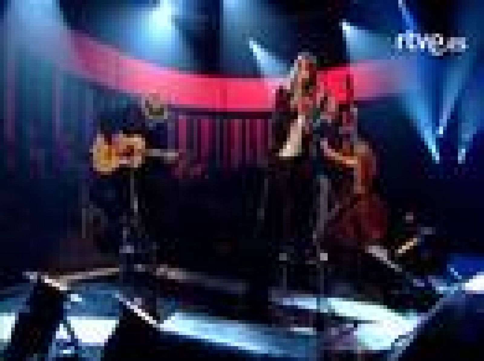 La cantante y primerera dama de Francia, Carla Bruni, en una entrevista en la cadena británica BBC