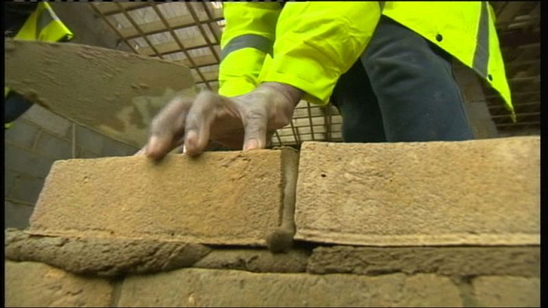 Un albañil extranjero en Londres puede ganar hasta 1.200 euros a la semana