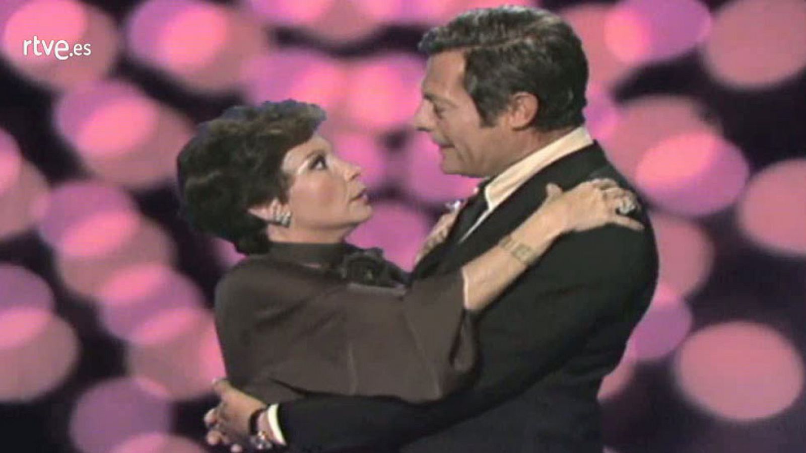 Sonrisas por Navidad: 3-Piernas Locas (Lina Morgan) | RTVE Play