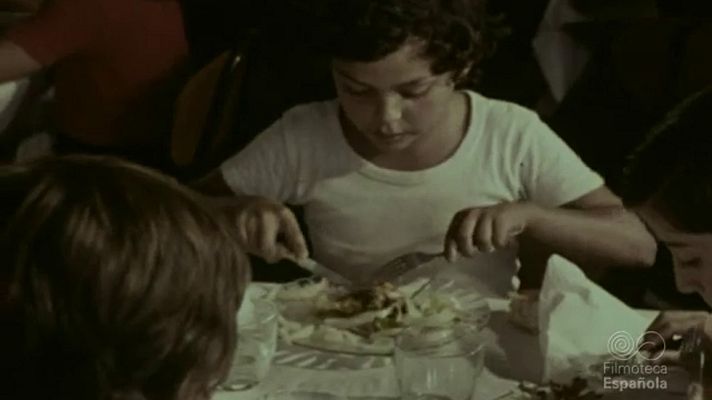 Documentales Color - LUCHA ANTIDIABETICA DE LA CRUZ ROJA