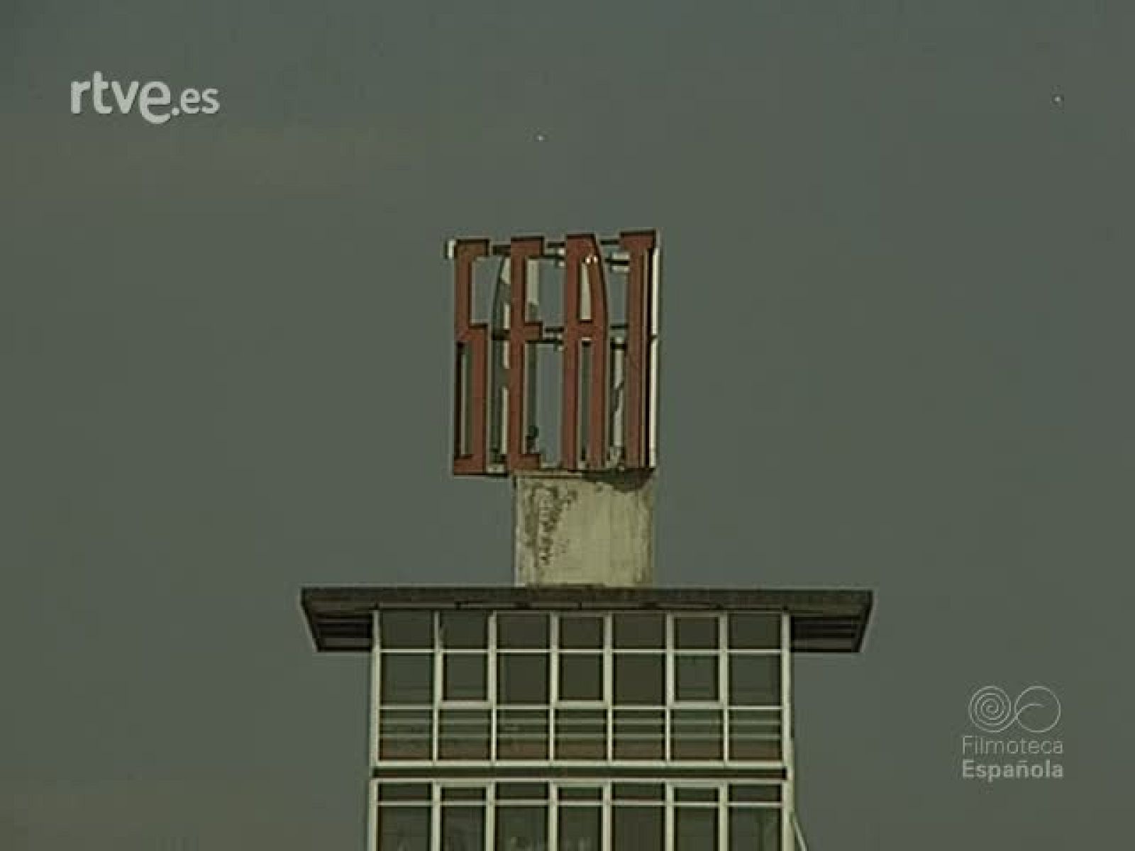 MONOPLAZAS ESPAÑOLES. FORMULA 1430 - Documentales Color | Ver