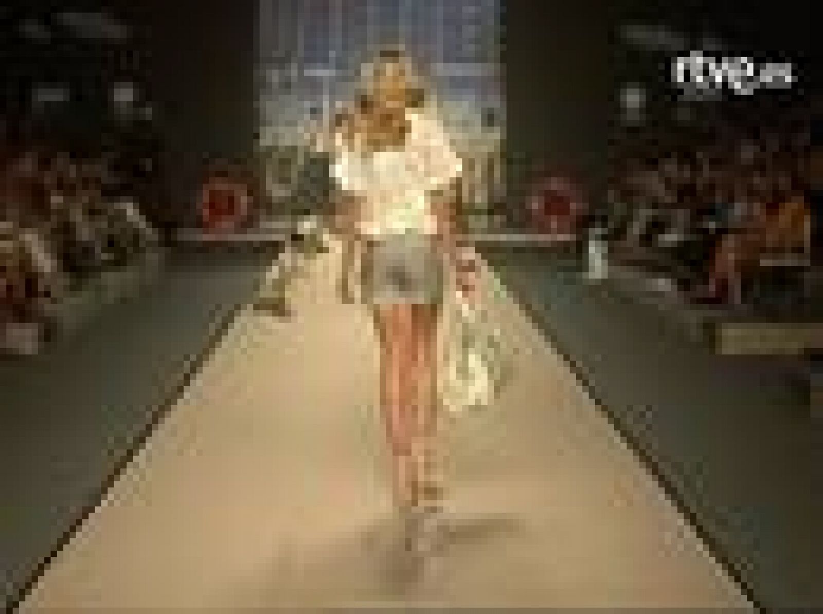 Sin programa: Desfile de Alma Aguilar en Cibeles | RTVE Play