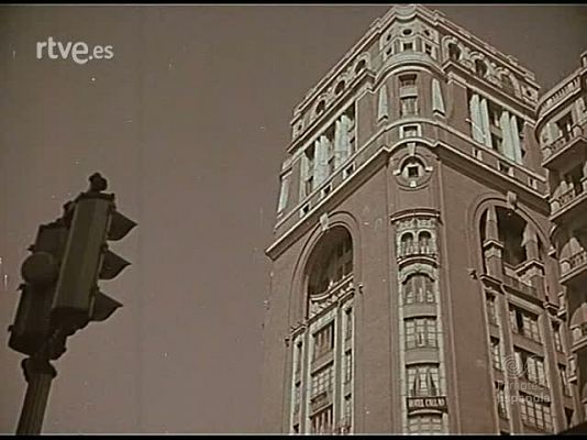 Documentales Color - MADRID VALENCIA FALLERA Y EL DESFILE DE LA VICTORIA