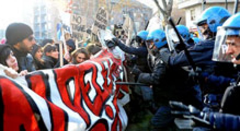 La huelga general en Italia paraliza el transporte y registra incidentes aislados