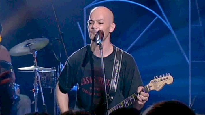 Cachitos de hierro y cromo - Celtas Cortos - Tranquilo Majete (Musica Si, 2002)