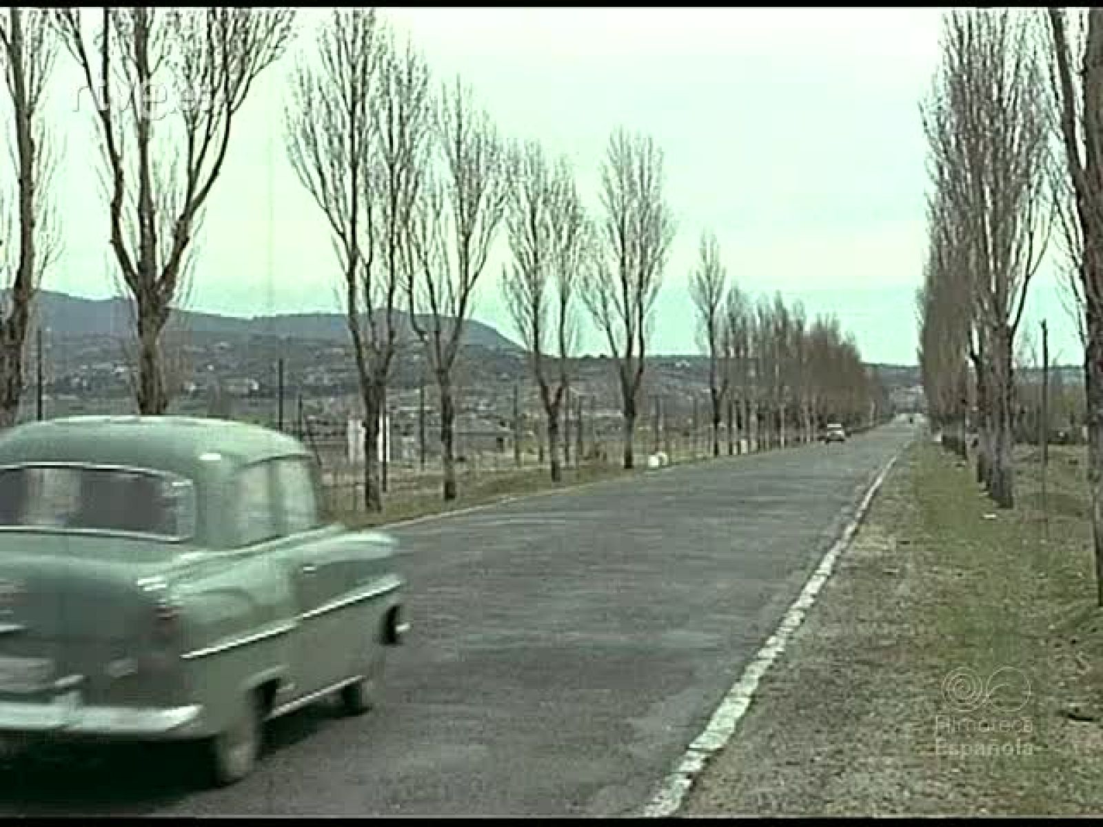 ABRIL MADRID Y LA VICTORIA - Documentales Color | Ver