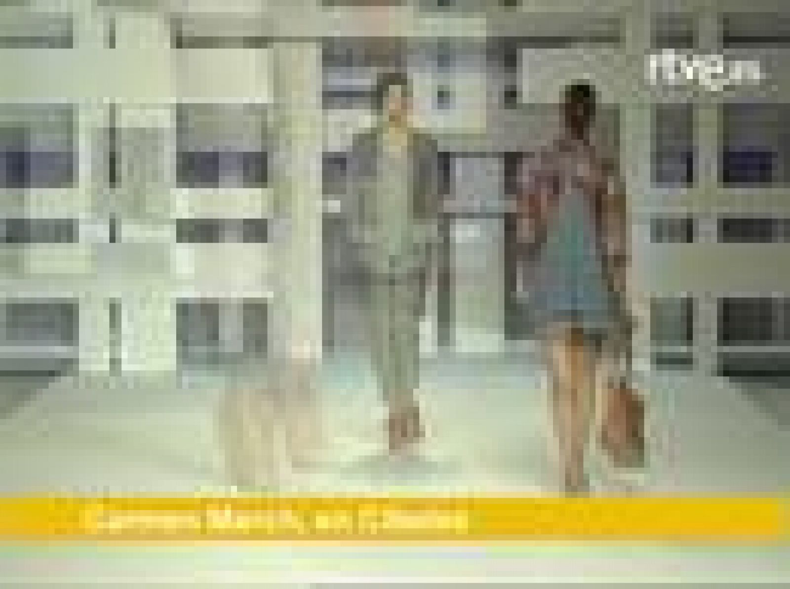 Sin programa: Desfile de Carmen March en Cibeles | RTVE Play