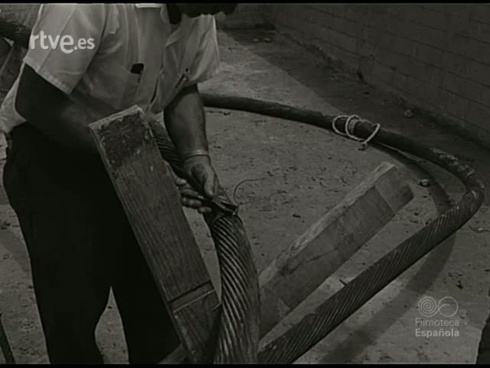 NUEVOS CAMINOS PARA EL DIALOGO ESPAÑOL EN EL MUNDO - Documentales Color | Ver