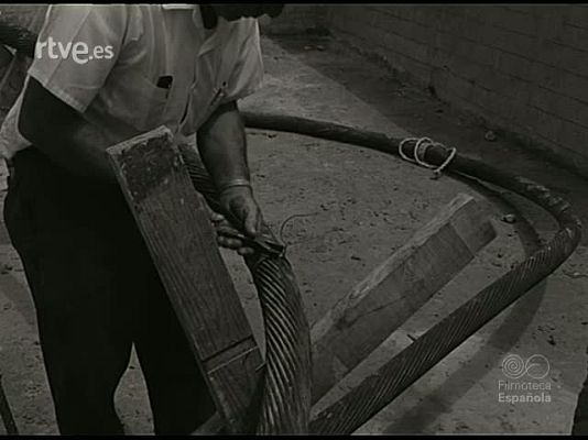 Documentales Color - NUEVOS CAMINOS PARA EL DIALOGO ESPAÑOL EN EL MUNDO