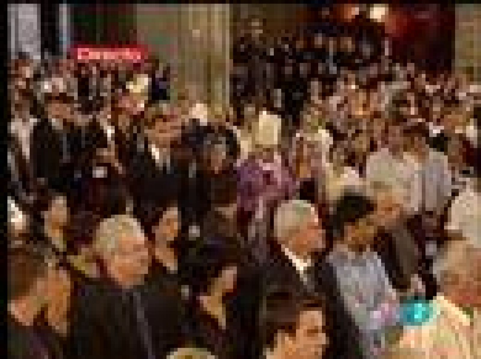 Los Príncipes de Asturias asisten al funeral en Las Palmas por las víctimas de Barajas | Ver