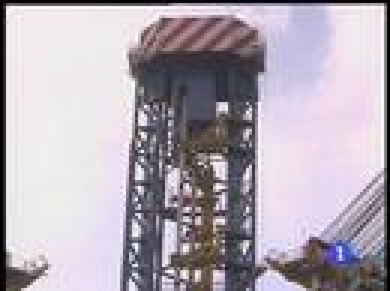 Grave accidente en una plataforma frente a la costa de Almería | Ver