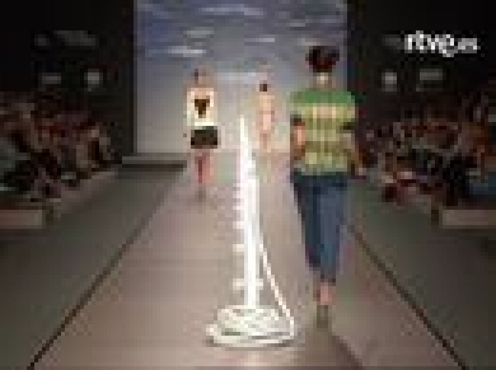 Sin programa: Desfile de Kina Fernández | RTVE Play