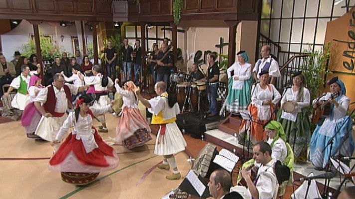 Tenderete - Tenderete - 14/12/14 con la agrupación "Chemida" y la parranda "El Ratito" con solistas.