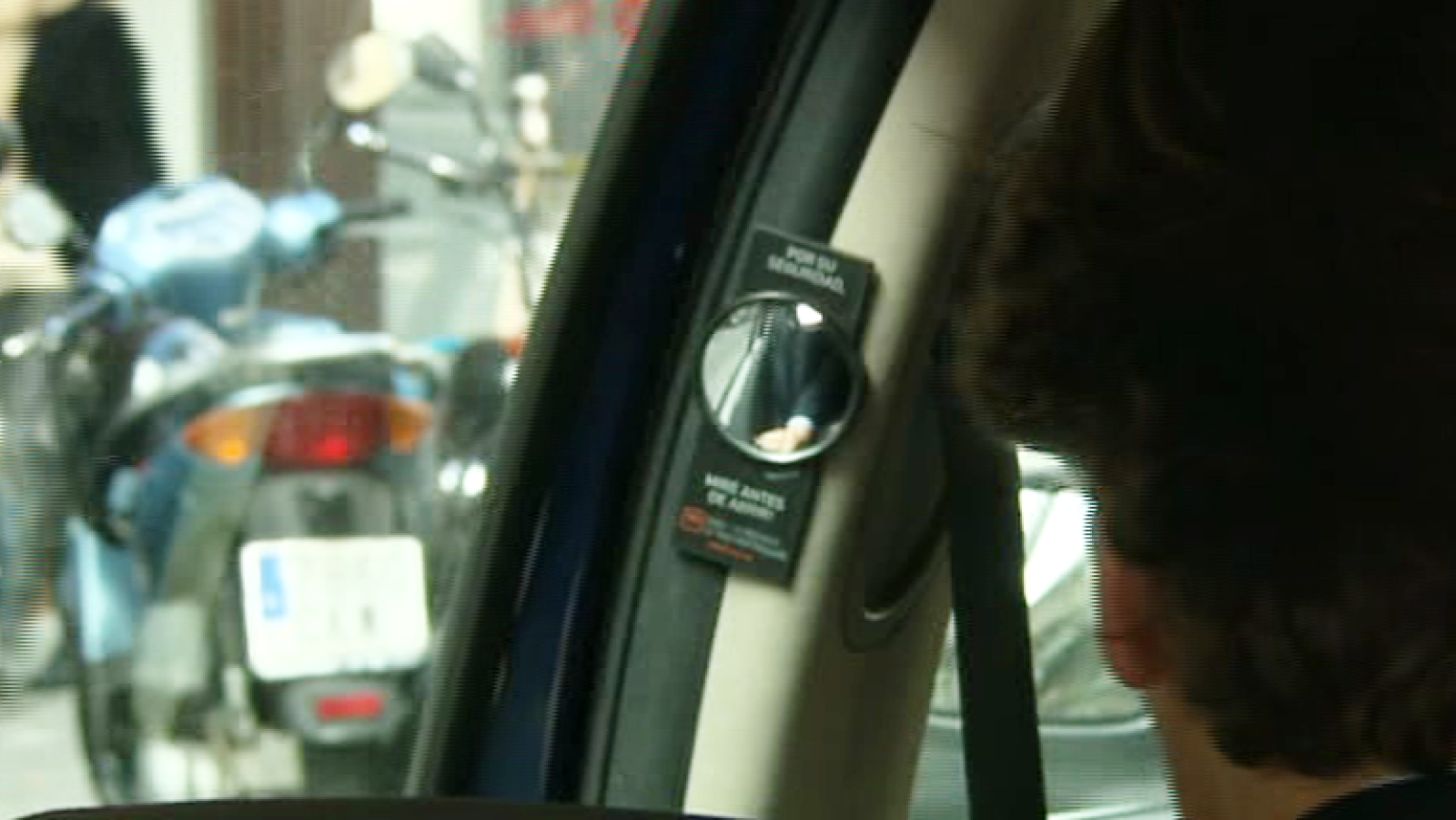 Fábrica de ideas - Inventa: Retrovisor de seguridad para pasajeros | Ver