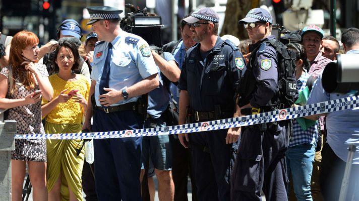 Telediario 1 - Dos españolas en Sídney, testigos del secuestro