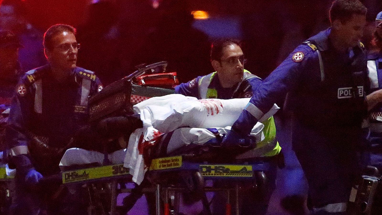 Mueren dos rehenes y el captor tras un secuestro de 17 horas en un café de Sídney | Ver