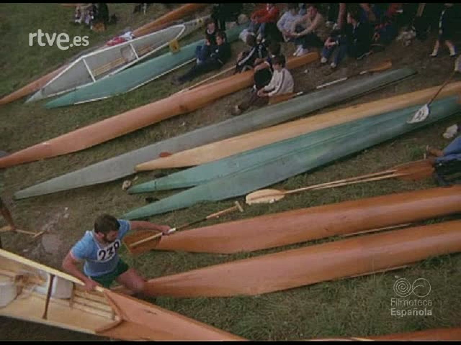 PIRAGUAS Y CANOAS - Documentales Color | Ver