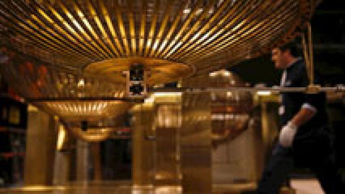 Telediario 1 - Los bombos del sorteo de Navidad llegan al Teatro Real