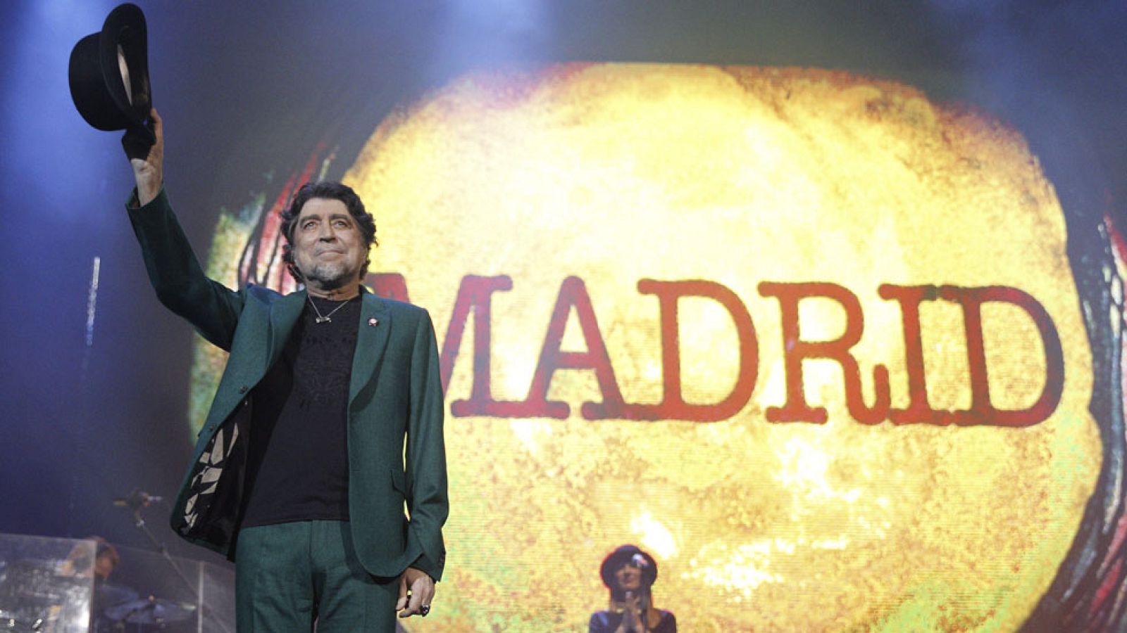 Sabina termina con doble tanda de bises su segundo concierto en Madrid y desmiente su retirada