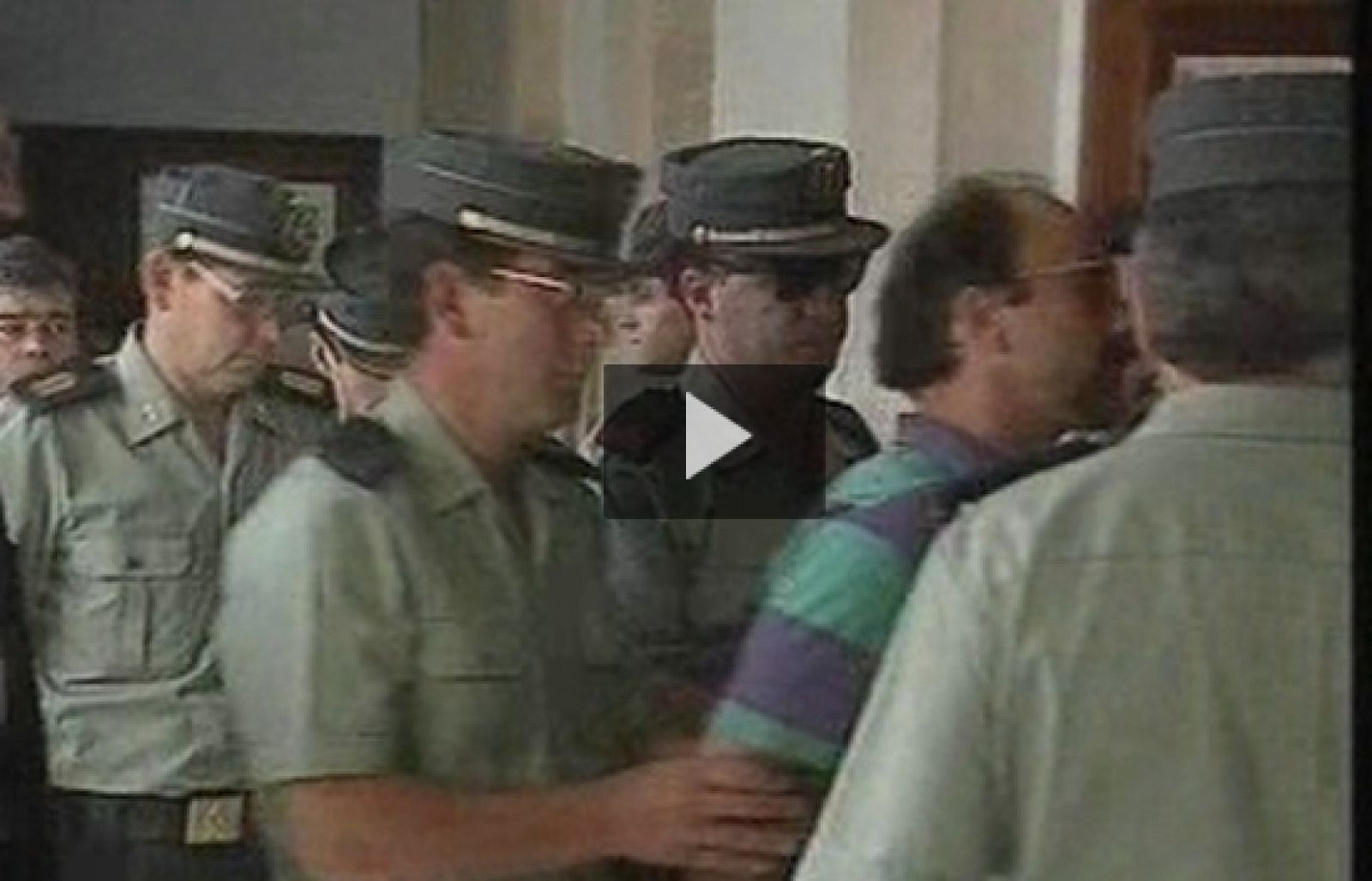  A pesar de que su condena cumplia en diciembre de este año, la Audiencia Provincial de Burgos ha decidido aplicar la doctrina Parot. Es como se conoce una sentencia del Supremo por la que los beneficios penitenciarios se aplican sobre cada una de las penas impuestas y no sobre el límite de los 30 años.