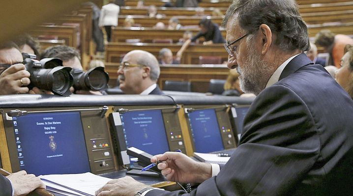 Informativo 24h - Rajoy elogia a Rubalcaba frente a Sánchez y éste le acusa de ser el "más retrógrado" de la historia