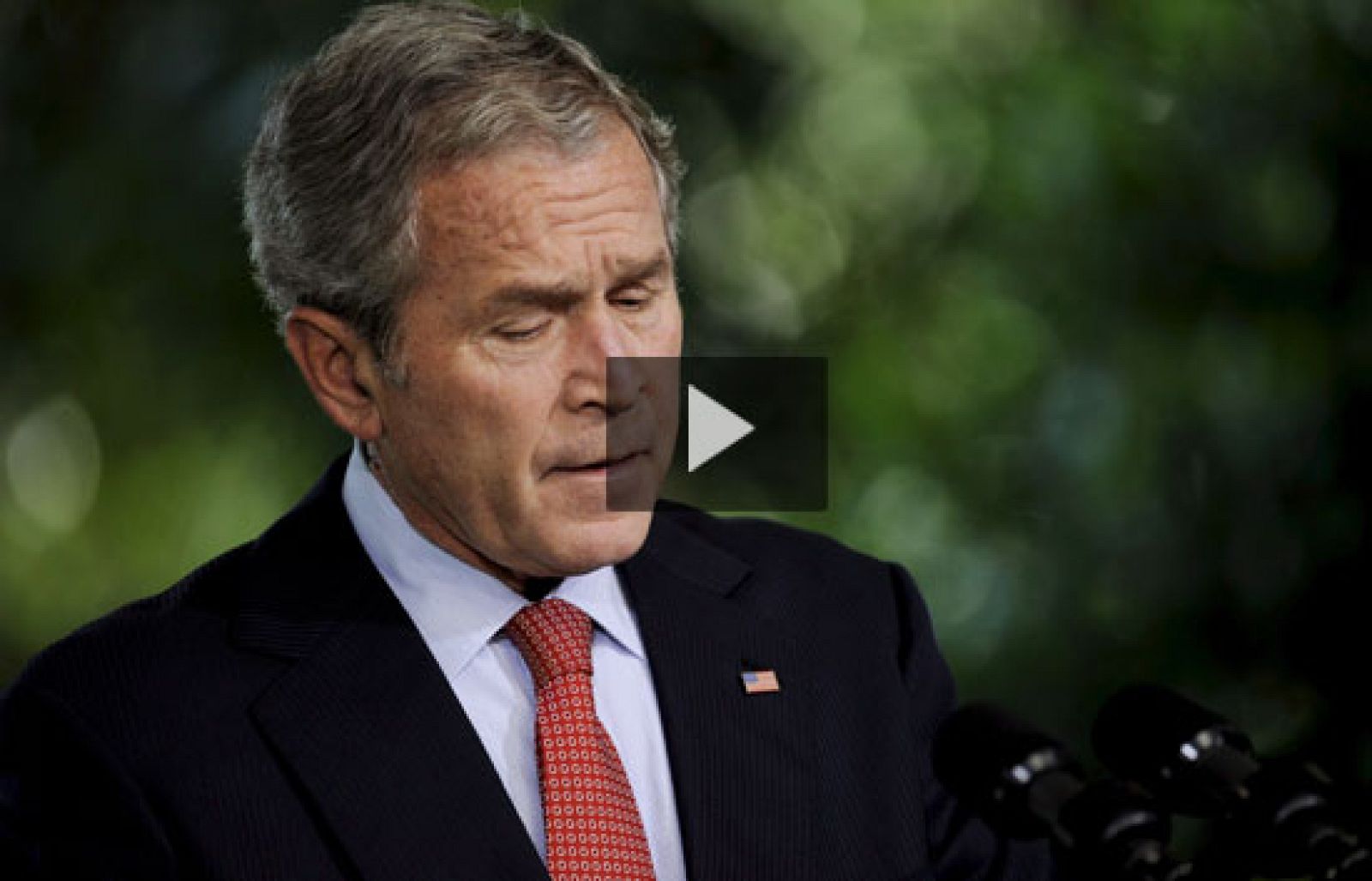 Bush suspende un viaje a Florida y Alabama para supervisar la crisis de los mercados financieros | Ver