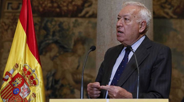 Telediario 1 - Margallo recibe satisfecho el acercamiento Cuba-EE.UU.