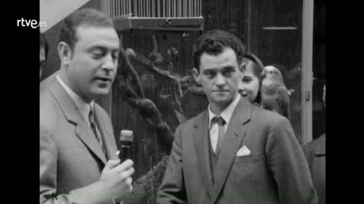 Conexión vintage - El loro Carmelo, hincha del Athletic, canta el 'alirón'