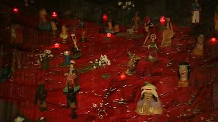 Telediario 1 - Desenmascarar las sectas con ayuda de los adeptos