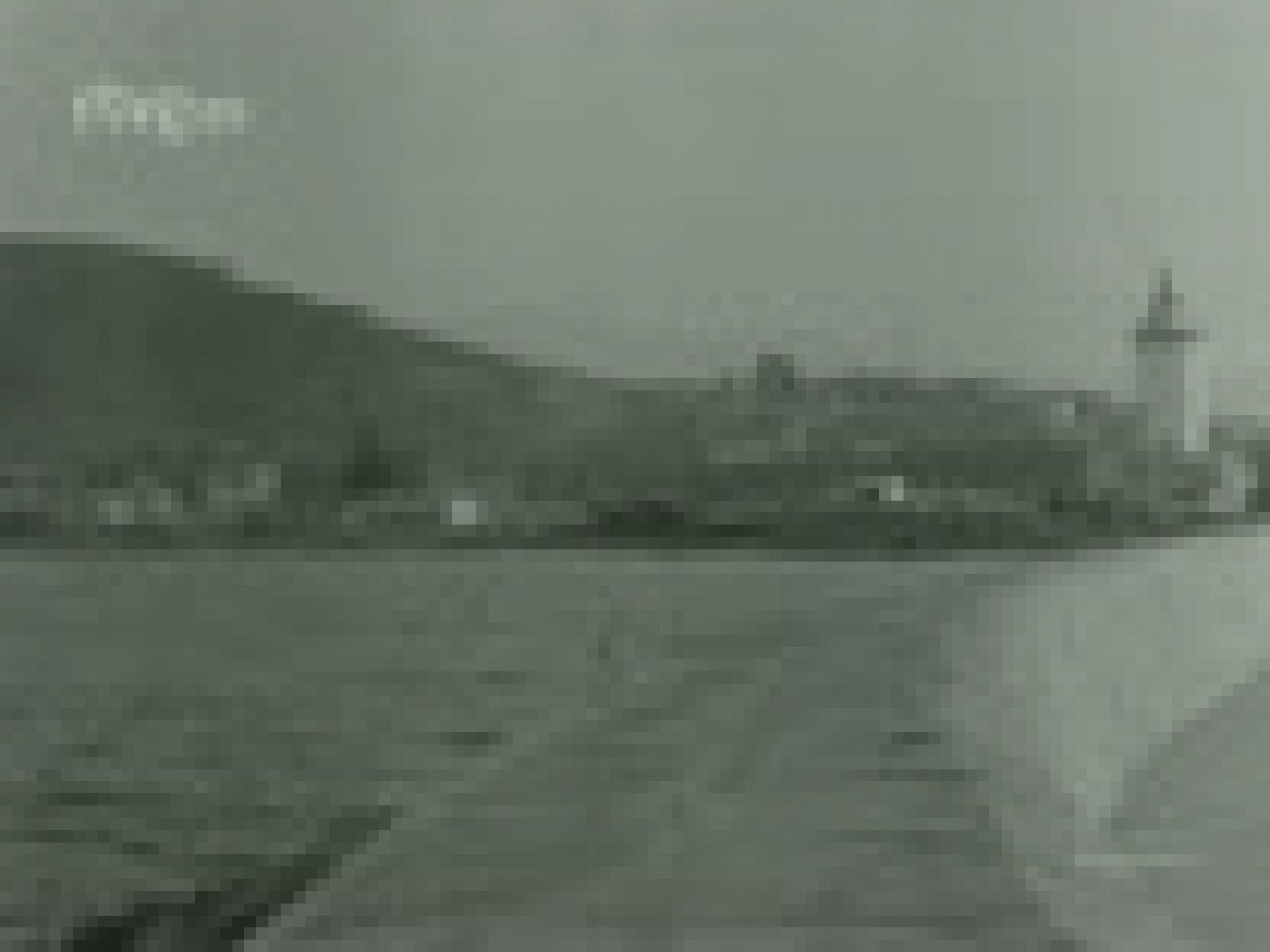 EL CRUCERO REINA REGENTE EN MALAGA (MATERIALES SIN MONTAR) AÑO 1923 | Ver