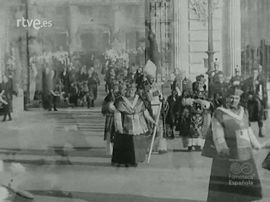 Archivo Histórico - ENTIERRO DE LA REINA MARIA CRISTINA (AÑO 1929)