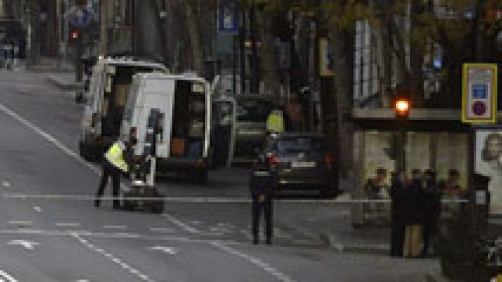 Un detenido por estrellar su coche con una bombona contra la sede del PP en Madrid
