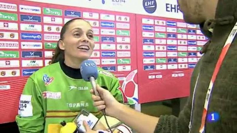 La selección española de balonmano femenino jugará la final del  Campeonato de Europa de Hungría y Croacia 2014 después de doblegar  (18-19) este viernes a la defensora del título Montenegro, un choque  de semifinales en el que las de Jorge Dueñas br