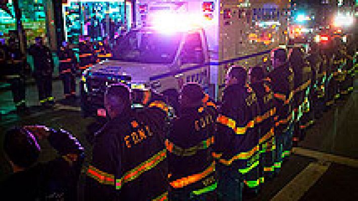 Mueren dos policías tiroteados en su coche patrulla en Nueva York