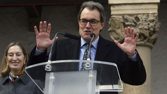 Telediario 1 - l TSJC acuerda investigar a Mas por desobediencia en el 9N