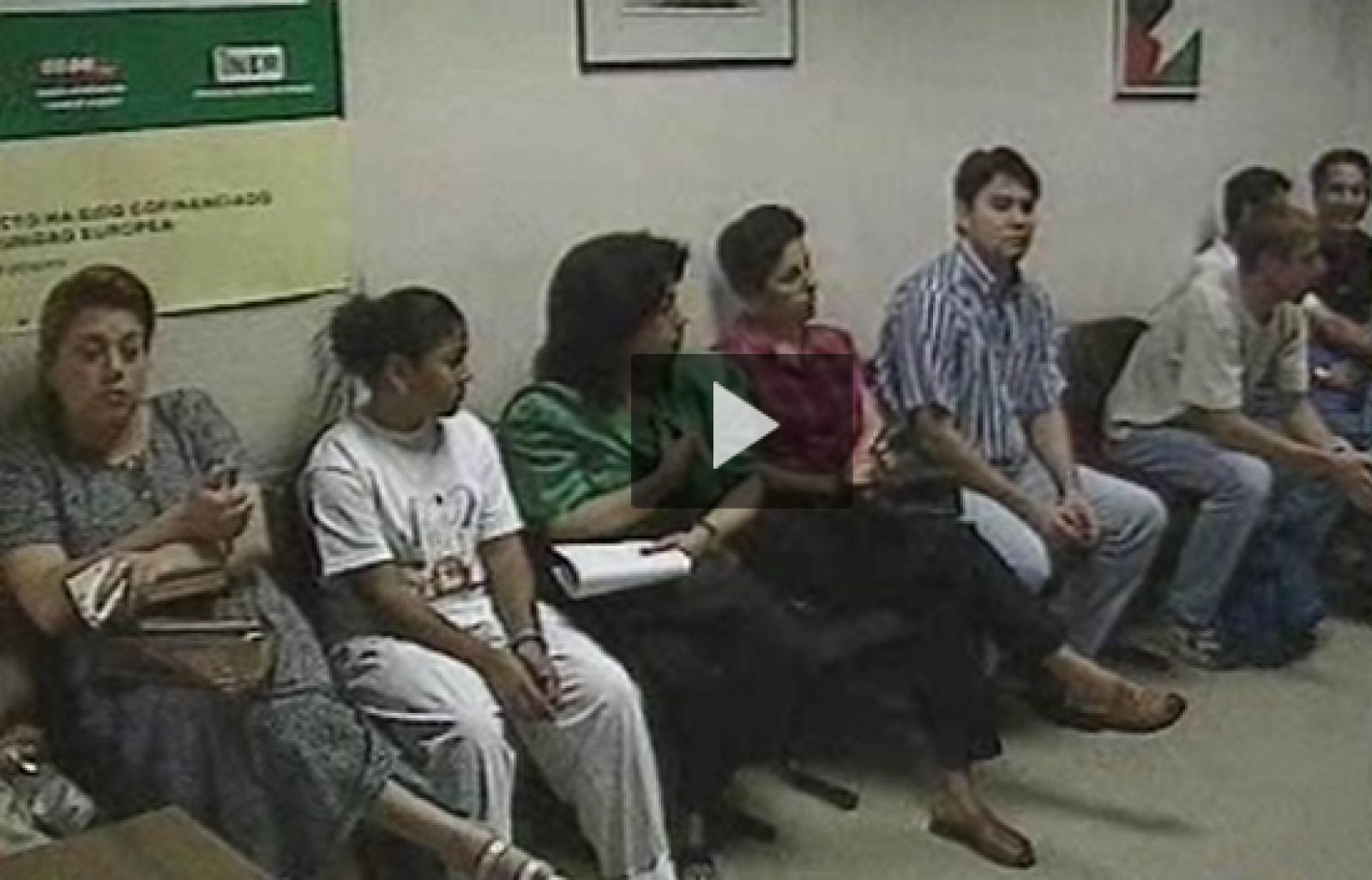 Aprobado el plan de retorno voluntario para los inmigrantes en paro | Ver