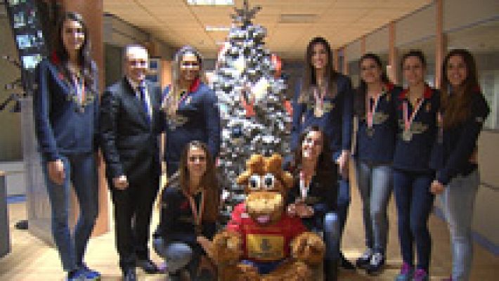 Las 'guerreras' visitan TVE